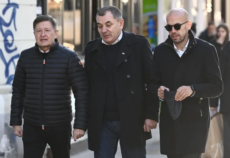 Na špici su uživali u ležernim modnim kombinacijama.