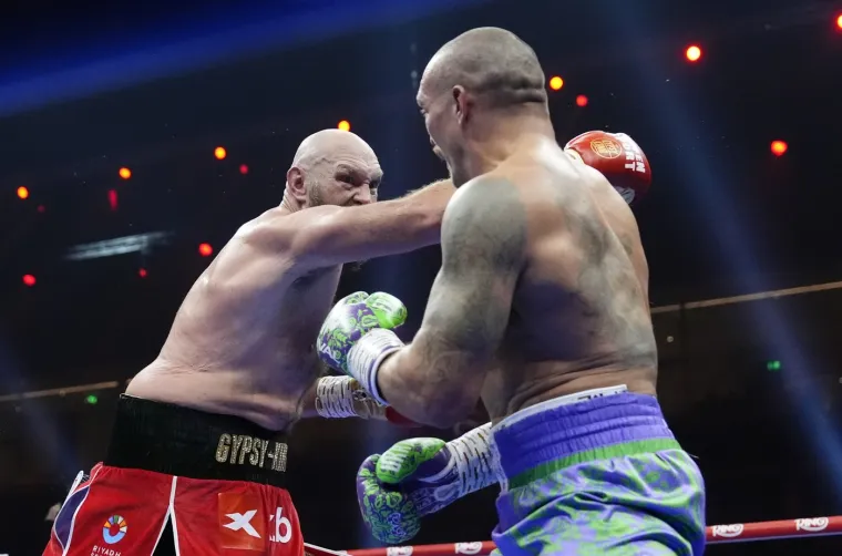 Usyk je nadboksao Furyja, a onda je Kralj Cigana izveo potez za pamćenje
