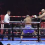 Usyk je čitav meč radio i kretao se, ali &apos;motor&apos; kojeg ima u sebi programiran je da tempom lomi suparnika. Vidimo prednju desnu naprijed, što znači da je boksao u kontragardu. 