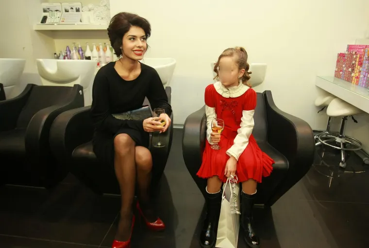 U frizerskim stolicama bile su i Dolores Lambaša i tada desetogodišnja Lana Radeljak