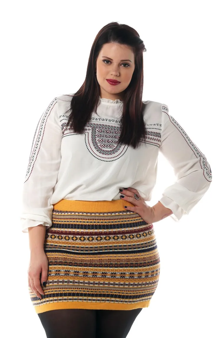 Karijeru je započela kao prvi hrvatski plus-size model, pridruživši se agenciji Midikenn. 