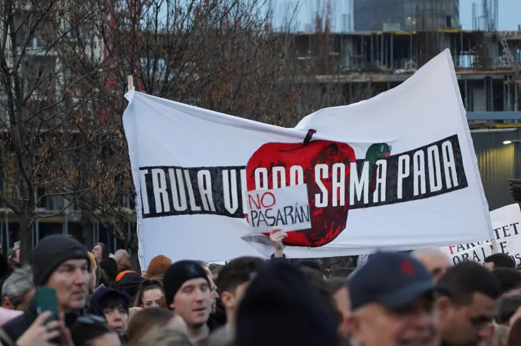 Slika koja govori vi&scaron;e od tisuću riječi! Ovako je izgledao prosvjed u Srbiji, minuta &scaron;utnje i za uga&scaron;en život u Prečkom
