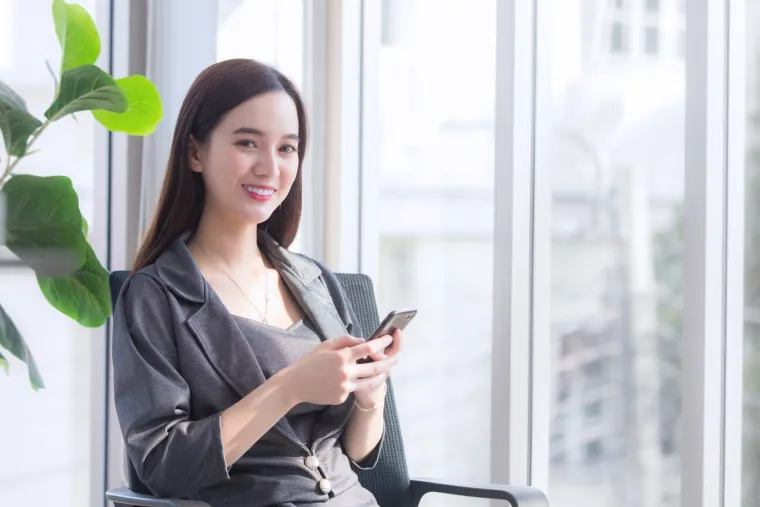 Ljudi koji vole nositi sivo ne žele privlačiti previ&scaron;e pažnje na sebe i žele zadržati određenu dozu suzdržanosti.