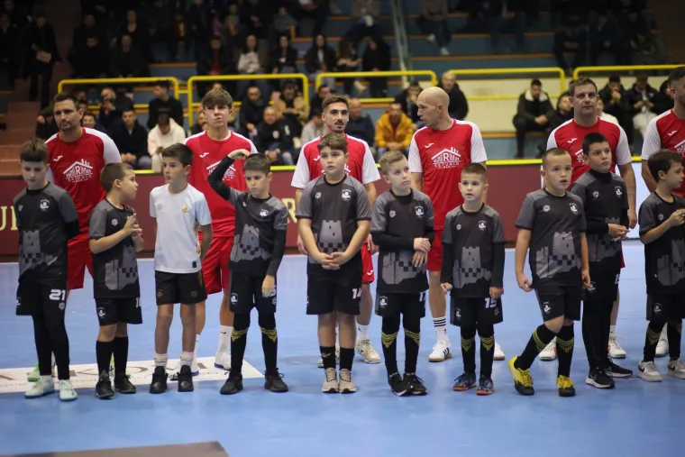 Filip Bradarić, Drago Gabrić, Stanko Bubalo, Mislav Karoglan, Luka Menalo, Duje Čop, Kristijan Jakić, Boris Pandža, Ermin Zec.., samo su neka od poznatih nogometnih imena koja su nastupila na turniru u Ljubuškom. 