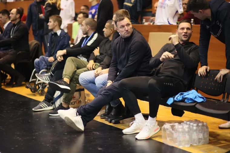 Je li izveden manevar da se Mamićev nastup dovede pred gotov čin? Pogledajte njegovu reakciju i što se sve događalo