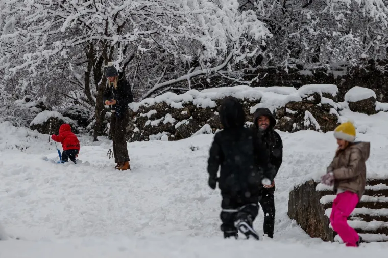 Snijegu su se najvi&scaron;e obradovali najmlađi 