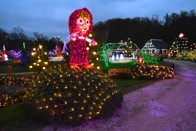 Čarolija svijetla s 5,5 milijuna lampica: Magično imanje privlači brojne posjetitelje