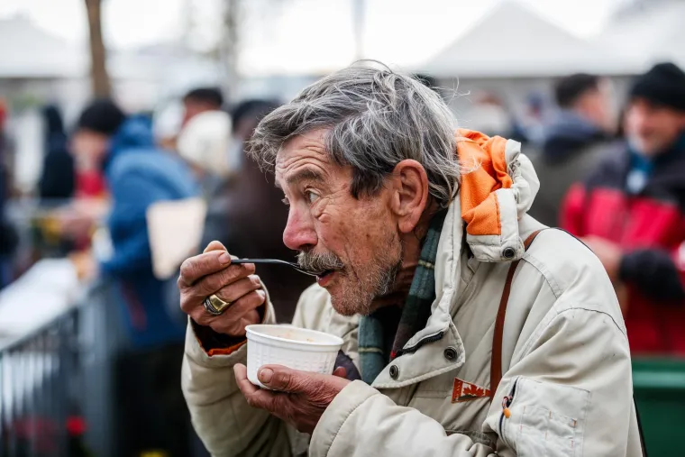 Djed božićnjak u Otočcu, posni rižoto u Puli i kolenda u Dubrovniku. Ali &scaron;to su jeli u Splitu...?