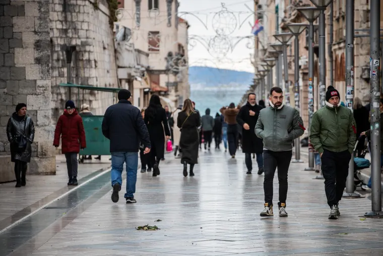 Ulice su bile prepune.