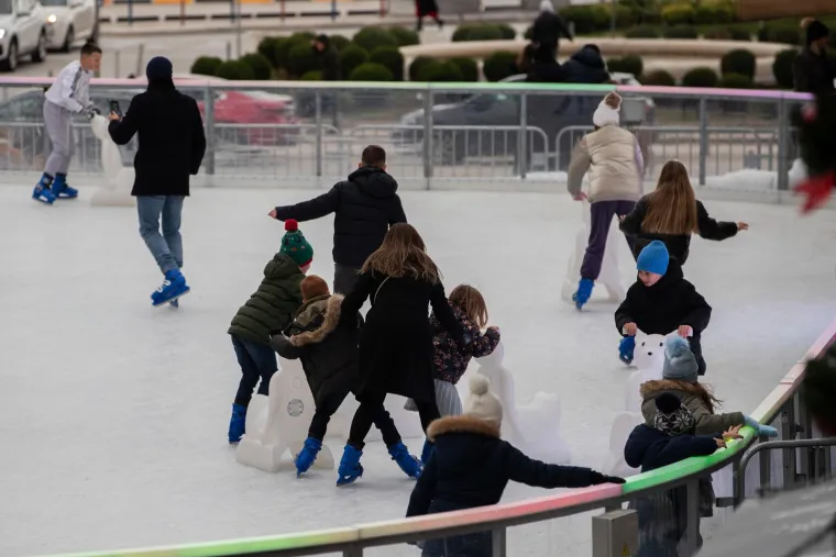 Tko je misteriozna crnka? Svi su gledali samo u nju