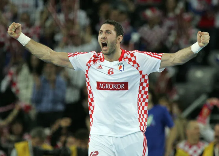 27.01.2009., dvorana Arena - Zagreb, Hrvatska - Francuska i Hrvatska, dvije reprezentacije koje su jedine bile neporažene na Svjetskom prvenstvu u rukometu, odigrale su utakmicu 3. kola skupine I. Hrvatska je pobijedila. Blaženko Lacković. 