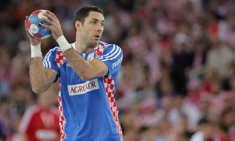 Lac protiv Poljske u polufinalu SP-a u Areni Zagreb 2009. 