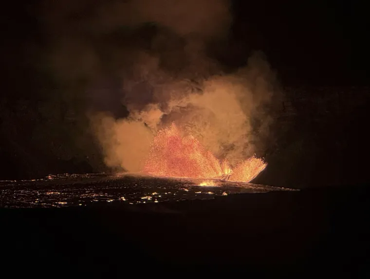 Nacionalni park vulkana Havaja obuhvaća vrhove dvaju najaktivnijih vulkana na svijetu: Kilauee i Mauna Loe. Kilauea je također eruptirala u lipnju i rujnu ove godine.