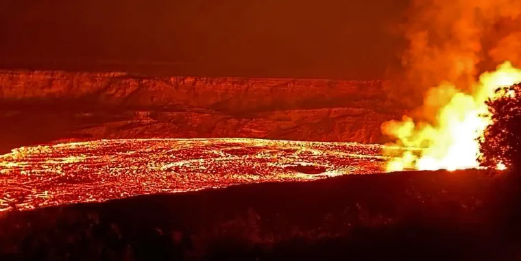 Moćni prizori erupcije vulkana na Badnjak ostavljaju bez daha