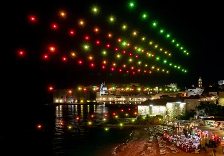 Banje, Dubrovnik - Svjetlosni dronovi povi&scaron;e grada