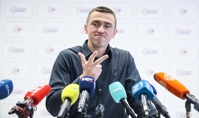 Predsjednik Domovinskog pokreta Ivan Penava odrzao je konferenciju za novinare