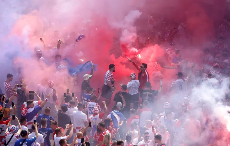 Leipzig - EURO, Njemačka. Pogled iz zraka na glavni gradski trg koji je prepun Hrvatskih navijača.