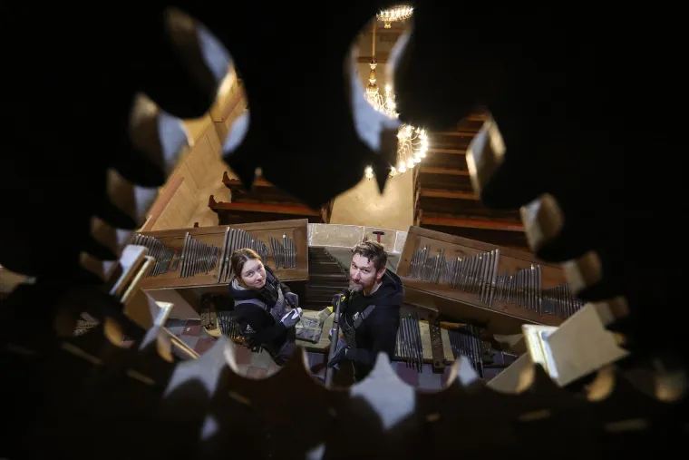 Nakon zagrebačkog potresa 2020. god. župna Crkva Uznesenja Blažene Djevice Marije u Stenjevcu, doživjela je ozbiljna ostećenja zidova i svoda crkve, te se pro&scaron;le godine krenulo s obnovom.