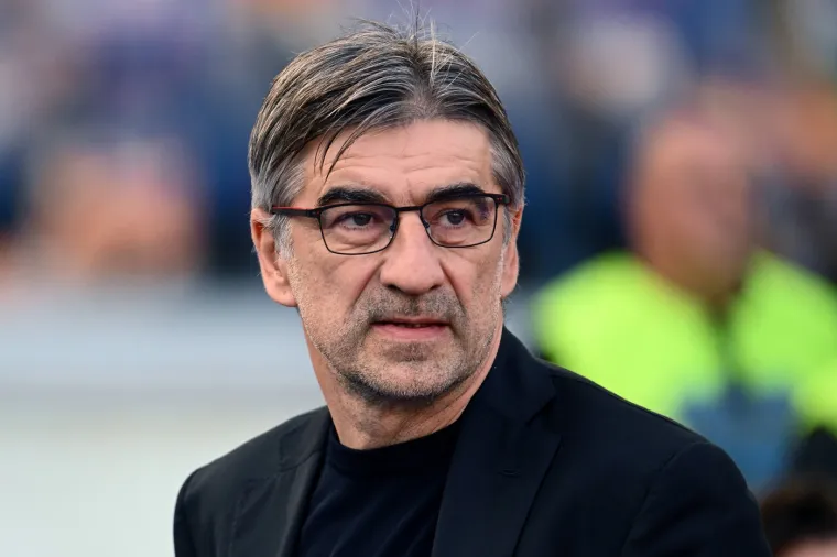 Nije za one sa slabim srcem: Slavni golman iznesen na nosilima, dobio težak udarac