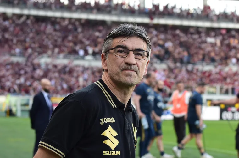 Nije za one sa slabim srcem: Slavni golman iznesen na nosilima, dobio težak udarac