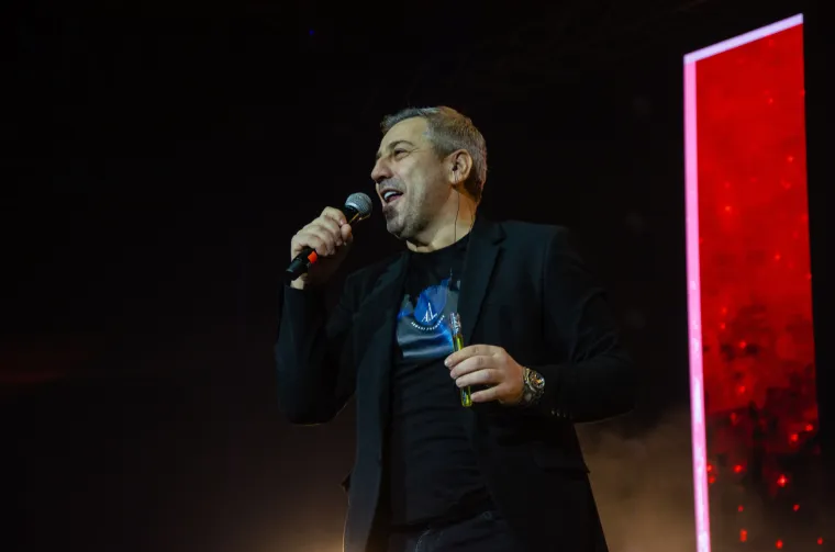 Prošle godine nastupali su Đani, Dejan Matić, Jana, Zorana Mićanović, Emir Đulović. Šako Polumenta, Višnja Vitas, Ljuba Aličić i Mirko Plavšić. 