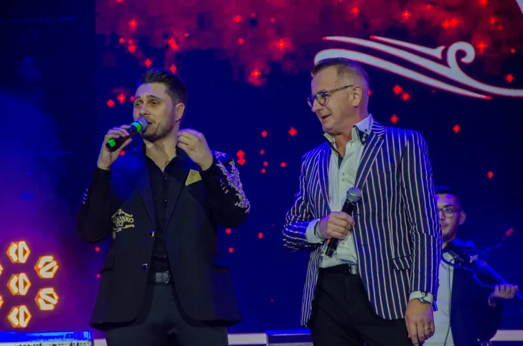 Dan nakon Božića - folk ljubitelji napunili Arenu: Pogledajte atmosferu s 'Kafanske večeri'