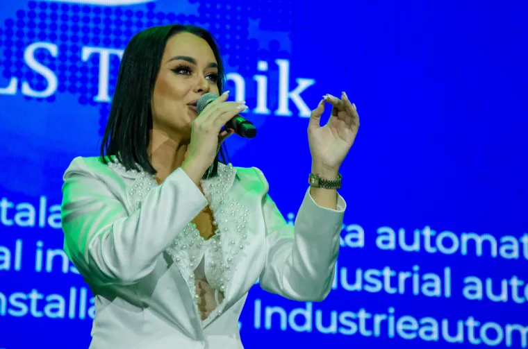 Dan nakon Božića - folk ljubitelji napunili Arenu: Pogledajte atmosferu s 'Kafanske večeri'