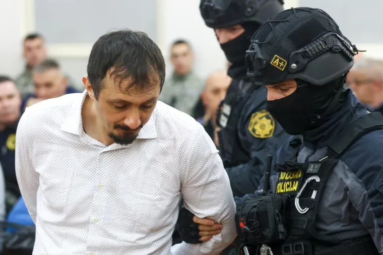 Osuđeni su za dva kaznena djela - ubojstvo i tešku krađu. Marinković i Macan 2018. godine ubili su sarajevske policajce Adisa Šehovića i Davora Vujinovića.