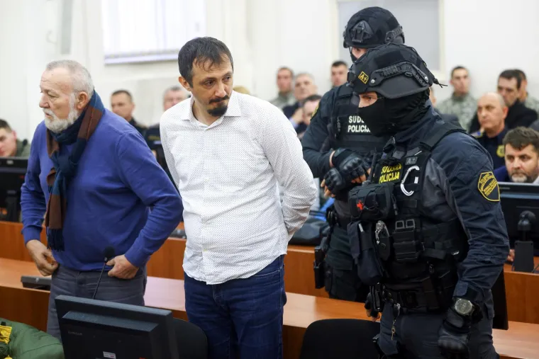 U istom predmetu Marko Trifković je nakon nagodbe s Tužiteljstvom KS ranije osuđen na 15 godina zatvora. Optužen je za kazneno djelo &quot;teška krađa&quot;, a Marinković i Macan za ubojstvo.