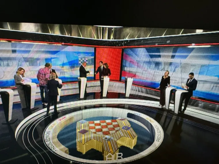 Na RTL-u posljednja debata: Prvo osmijeh ispred bora, a onda je krenuo opaki okr&scaron;aj
