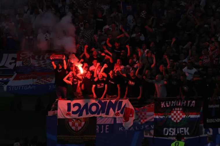 Ekipa ultrasa iz Vinkovaca. 