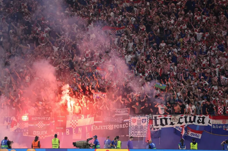 Možemo vidjeti i ekipu Torcide. Nisu se svi torcida&scaron;i vratili na utakmice reprezentacije, trebat će vremena za to jer su dugo bili u bojkotu i generacije ekipa su izgubili po tom pitanju. Polako se vraćaju, ali nije to njihova full brojka. 