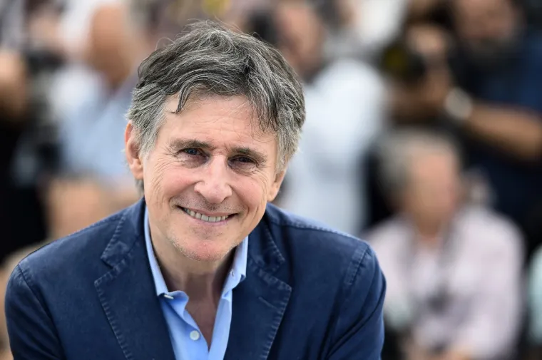 11. Gabriel Byrne: Gabriel Byrne, irski glumac, redatelj i producent, odrastao je u pobožnoj katoličkoj obitelji i navodno je ozbiljno razmi&scaron;ljao o tome da se pridruži svećeni&scaron;tvu. 