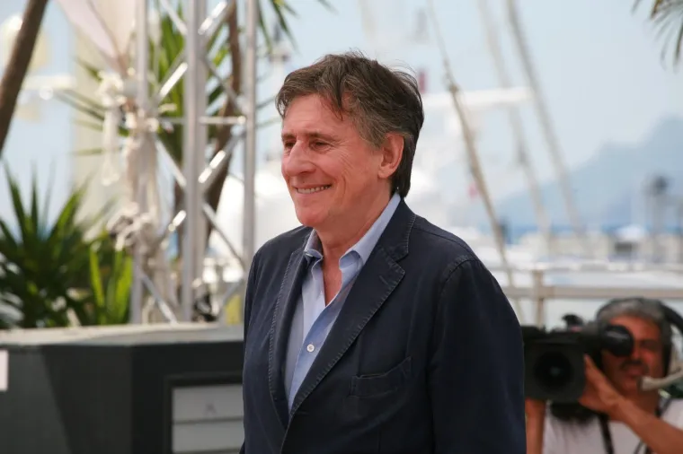 U jednom intervjuu izjavio je: "Proveo sam pet godina u sjemeni&scaron;tu i pretpostavljalo se da imam poziv. Kasnije sam shvatio da nemam."