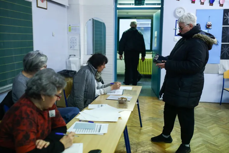 Hrvati glasaju! I mladi i stari, svi su jutros pohrlili na birališta