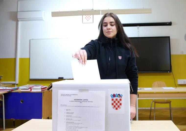 Hrvati glasaju! I mladi i stari, svi su jutros pohrlili na birališta