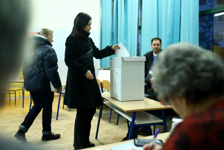 Hrvati glasaju! I mladi i stari, svi su jutros pohrlili na birališta