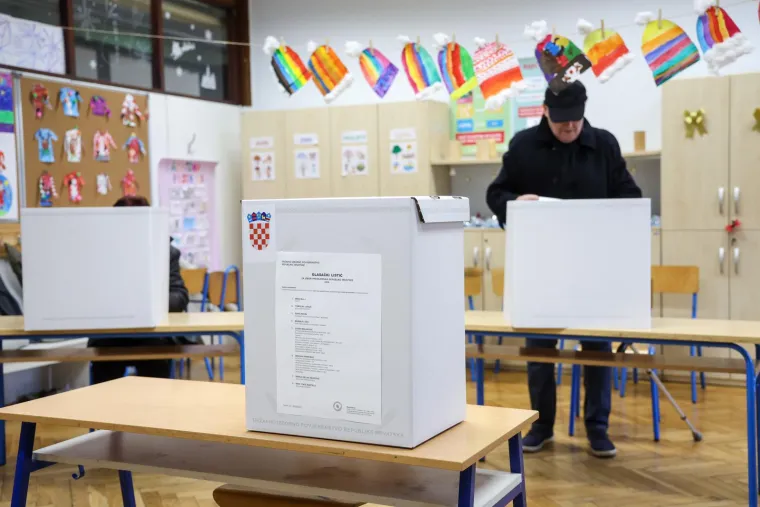 Hrvati glasaju! I mladi i stari, svi su jutros pohrlili na birališta