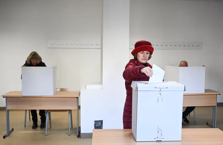 Hrvati glasaju! I mladi i stari, svi su jutros pohrlili na birali&scaron;ta