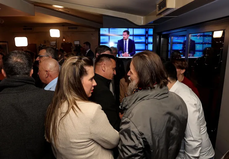  Izborni stozer predsjednickog kandidata Mire Bulja u kaficu Saloon