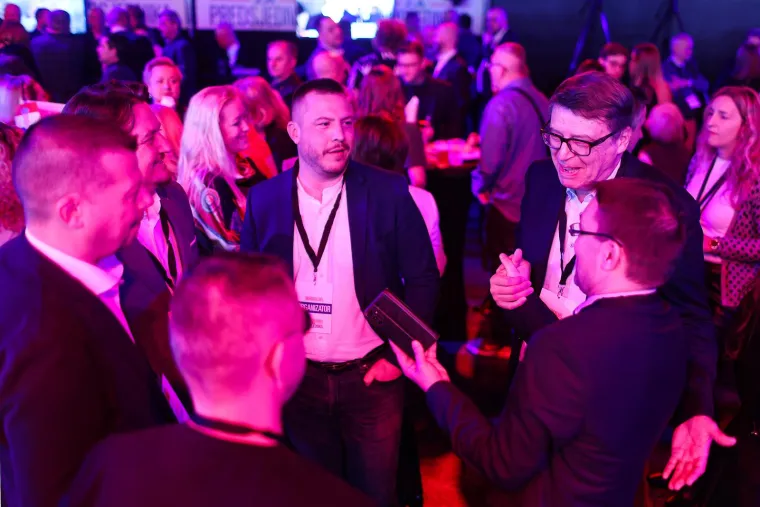 Euforija u stožeru Zorana Milanovića nakon objave prvih rezultata