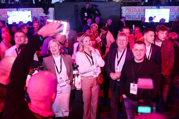 Euforija u stožeru Zorana Milanovića nakon objave prvih rezultata