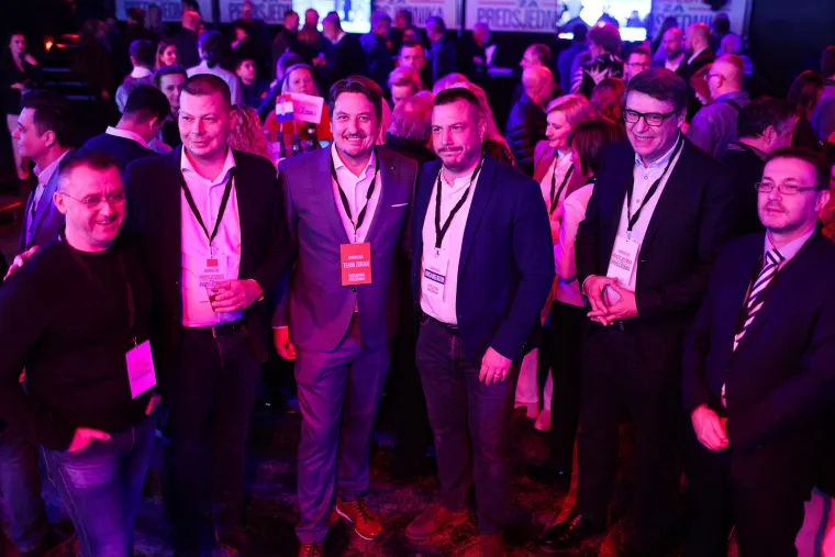 Euforija u stožeru Zorana Milanovića nakon objave prvih rezultata