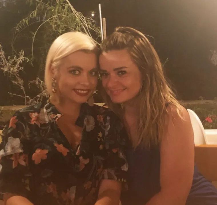 Odnedavno je postala booking menadžerica Andrei Šušnjari s kojom se godinama unazad druži. Na društvenim mrežama često objavljuje fotografije s bivšom pjevačicom grupe Magazin. 