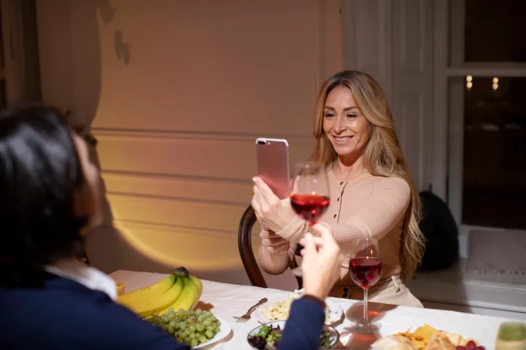 22. Neka te u 2025. prati ljubav obitelji, prijatelji koji te podržavaju i vjera u bolju budućnost. Neka se sve tvoje želje ostvare!