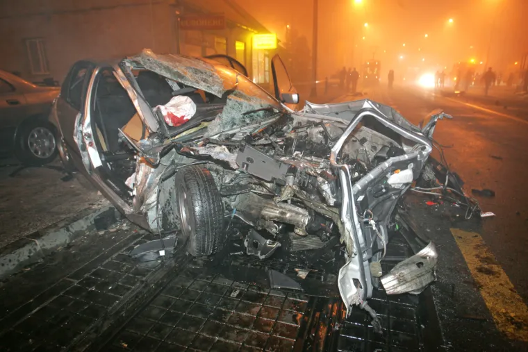 Naime, nesreća se dogodila kada je vozač BMW-a, Z.D., tada 34-godišnjak koji se vozio po Aveniji Dubrava od zapada prema istoku, zbog prevelike brzine izgubio nadzor nad autom.