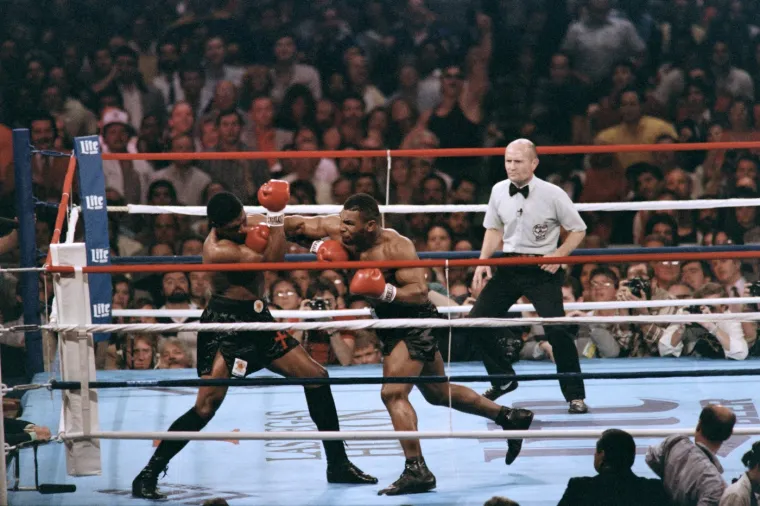 22. siječnja 1986. Mike Tyson je postao najmlađi teškaški svjetski prvak. Imao je samo 20. godina. 