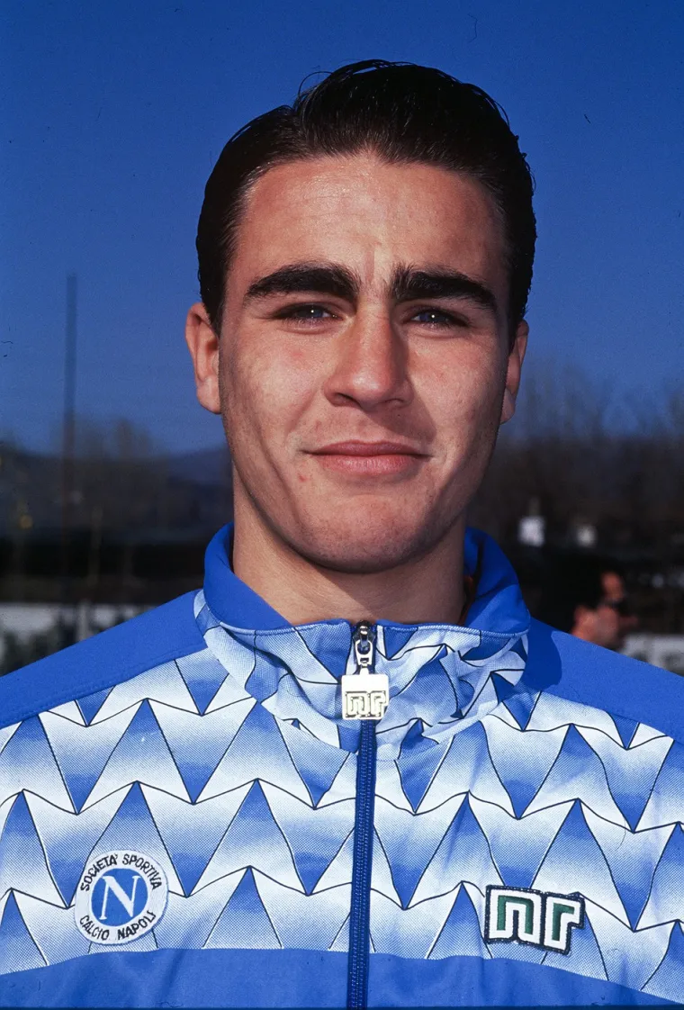 Rođen 13. rujna 1973. u Napulju, Cannavaro je odrastao u skromnoj obitelji. Otac Pasquale radio je kao bankovni službenik i bivši nogometaš, dok je majka Gelsomina bila kućna pomoćnica. Nogometnu karijeru započeo je u rodnom Napulju, gdje je prošao sve mlađe kategorije. Isprva je igrao kao veznjak, a kasnije se etablirao kao stoper. Profesionalni debi ostvario je u Napoliju (1992-1995).