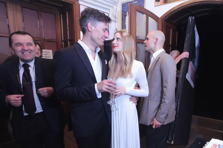 Nakon razvoda, pronašla je sreću s Draženom Čučekom, za kojeg se udala 2015. godine. Iz tog braka ima kćer Lenu, no i ta je veza okončana 2018. godine.

