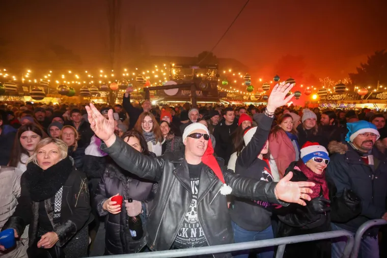 Kakav ludi početak godine: Davor Gobac i Psihomodo Pop uveli Zagrepčane u 2025.